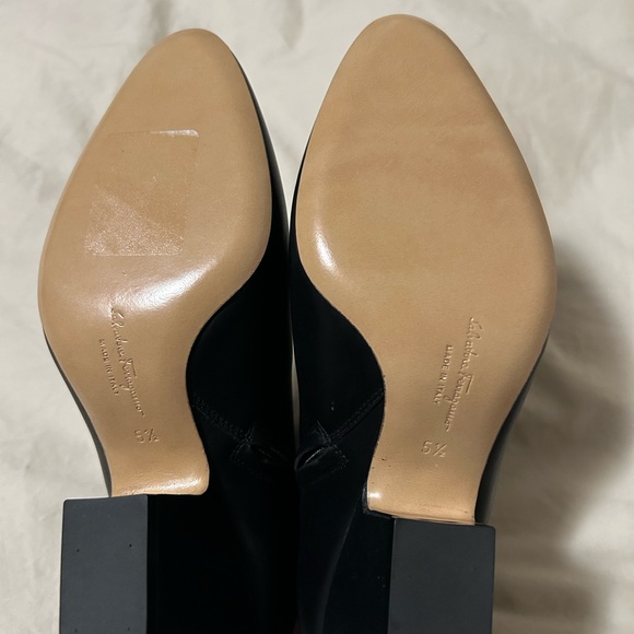 New/ unused Ferragammo booties.  5.5.  Cloth Shoe bag not included. - Picture 4 of 6